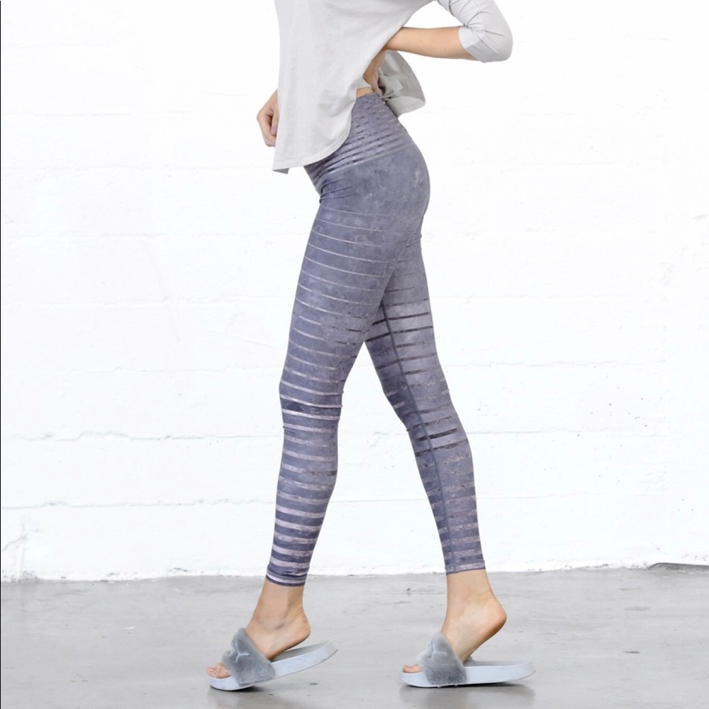 Niyama Sol Granite Stripe Barefoot Leggings